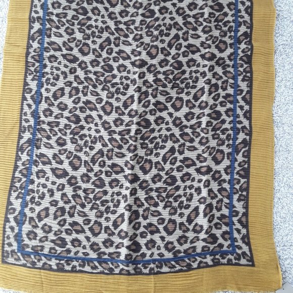 Leopard Print Scarf/Wrap - Picture 5 of 6